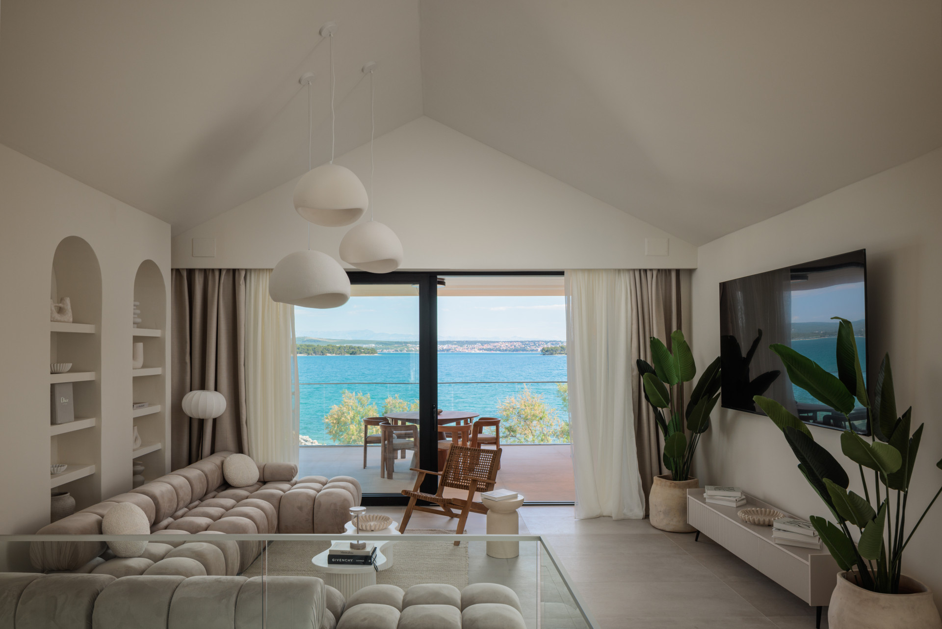 Living area with vaulted ceiling